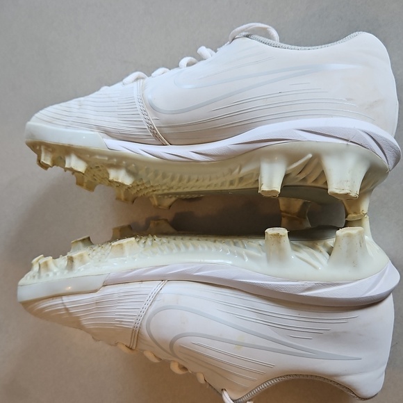 Nike Softball Cleats - Picture 8 of 14